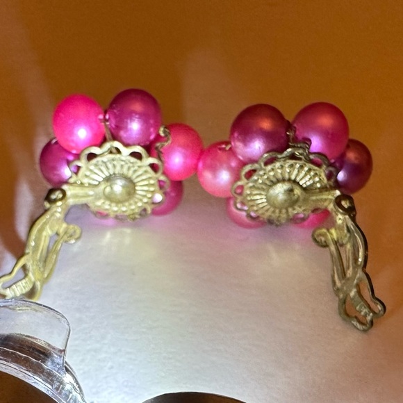 Earrings 💗Price Drop💗 Pink/Fushia Pearls 40/50's Beautiful/JAPAN Art 1/2" - Picture 2 of 7